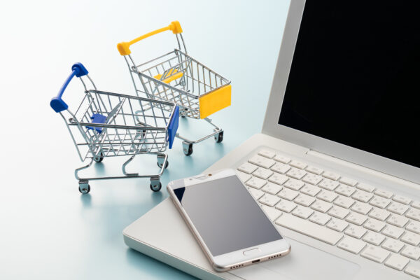 クラウド型販売管理システムとは?機能やメリット、導入の注意点をわかりやすく解説